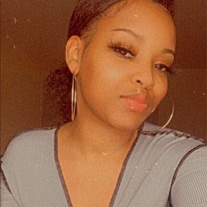 Meet your Posher, Dana